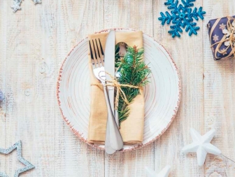 5 Christmas Dining Table Designs That Are Easy To Recreate